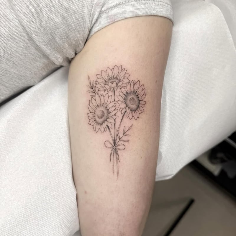 Portfolio Minimal Tattoos Lyon — tatoueur à Lyon