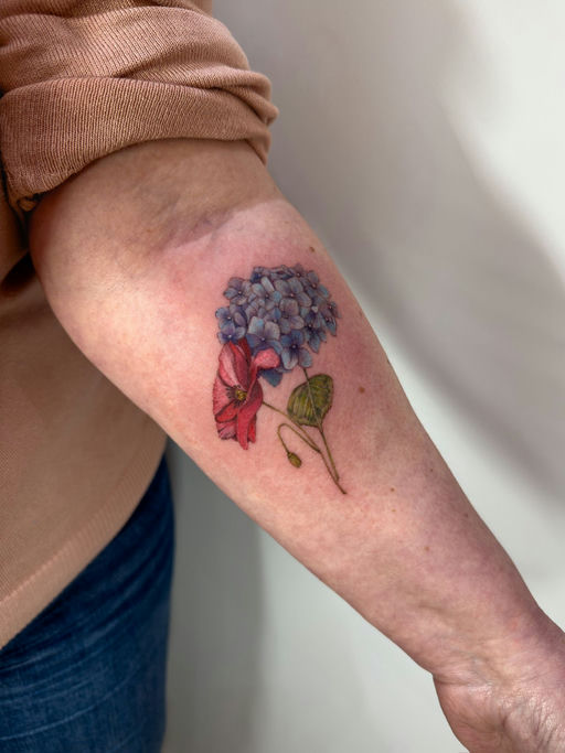 Tatouage par Helena de Carvalho — Fineline à Paris