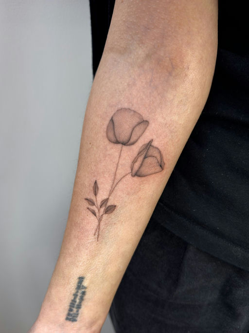 Tatouage par Helena de Carvalho — Fineline à Paris