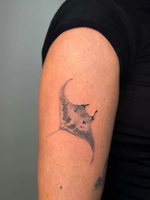 Tatouage par Bricetattooer — Fineline à Paris