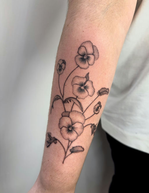 Tatouage par Helena de Carvalho — Fineline à Paris