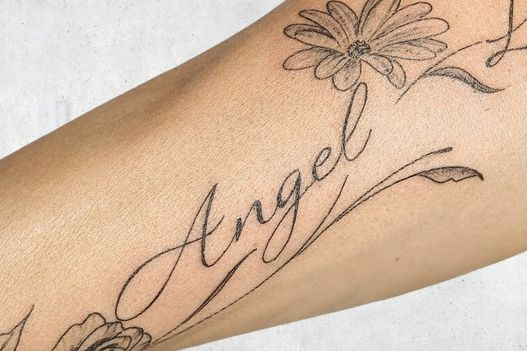 Tatouage par Kanea — Fineline à TOULON